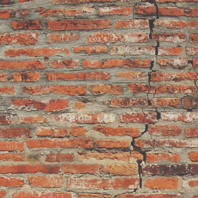 Fissures dans les bâtiments